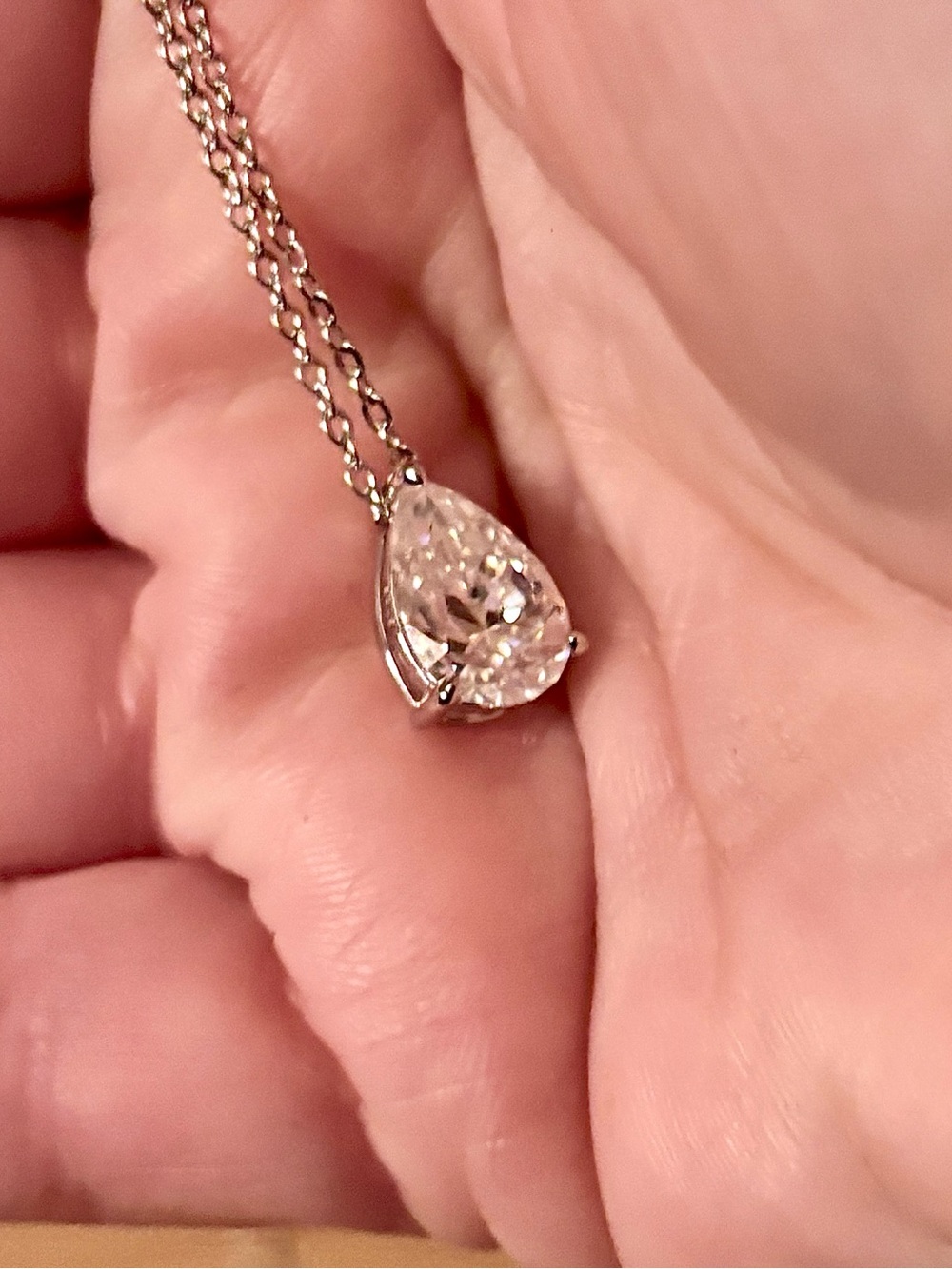 A GORGEOUS certified 4ct pear-cut Moissanite pendant necklace in sterling & 18k - Picture 4 of 14